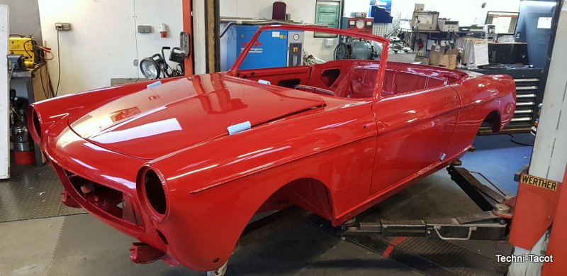 Restauration cabriolet peugeot 404 injection
